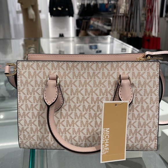 MICHAEL KORS
Sheila Small Faux Saffiano Leather Satchel
Optic White/Rose Gold - Picture 9 of 16